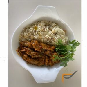 Veganistische kipstukjes met noten rijst