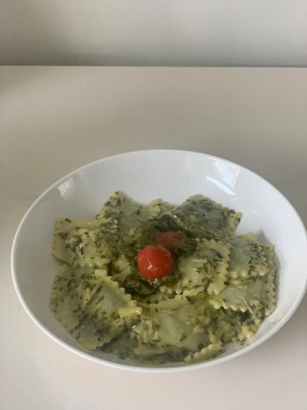 VEGETARIAN RAVIOLI with spinach Vegan cheese and spinach