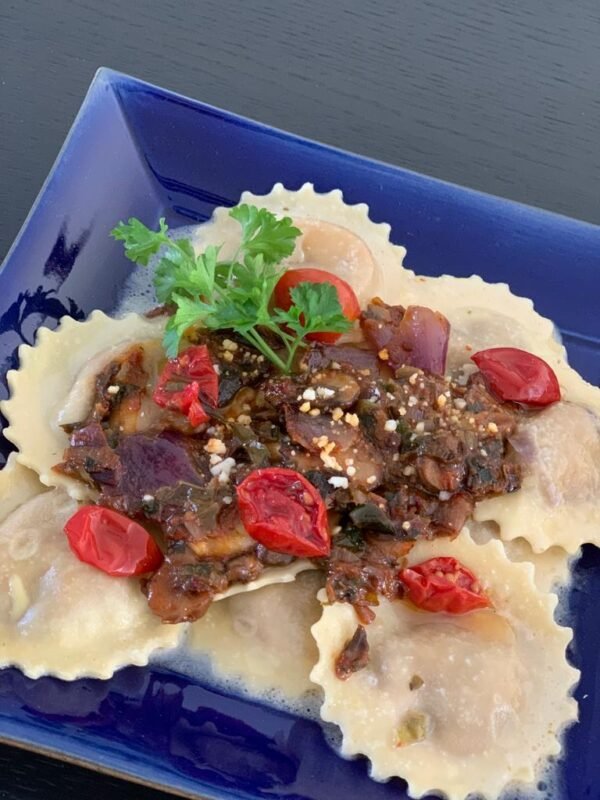 Vegetarisch Pasta Mezzelune met Gekaramelliseerd Ui en Geitenkaas 2